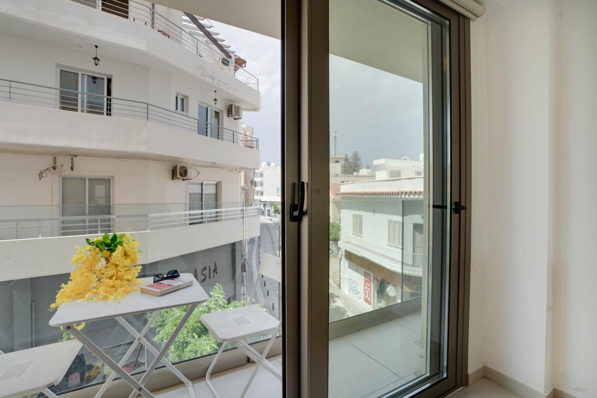 Lemon Paradise City Centre 200M From Beach Larnaca Buitenkant foto